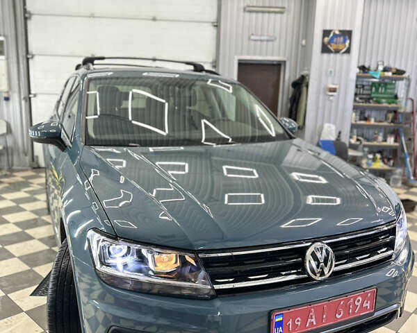 Синий Фольксваген Тигуан, объемом двигателя 0 л и пробегом 74 тыс. км за 22900 $, фото 1 на Automoto.ua