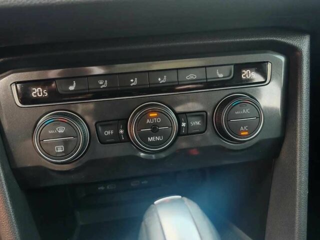 Синий Фольксваген Тигуан, объемом двигателя 2 л и пробегом 121 тыс. км за 12400 $, фото 12 на Automoto.ua