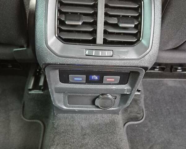 Синій Фольксваген Тігуан, об'ємом двигуна 2 л та пробігом 219 тис. км за 26900 $, фото 41 на Automoto.ua