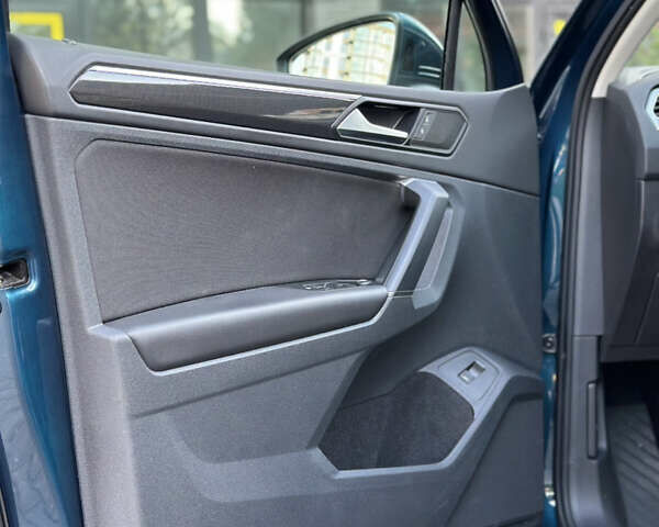 Синий Фольксваген Тигуан, объемом двигателя 2 л и пробегом 107 тыс. км за 33500 $, фото 31 на Automoto.ua