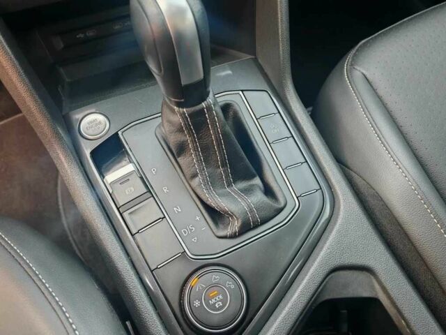 Синий Фольксваген Тигуан, объемом двигателя 2 л и пробегом 121 тыс. км за 12400 $, фото 13 на Automoto.ua