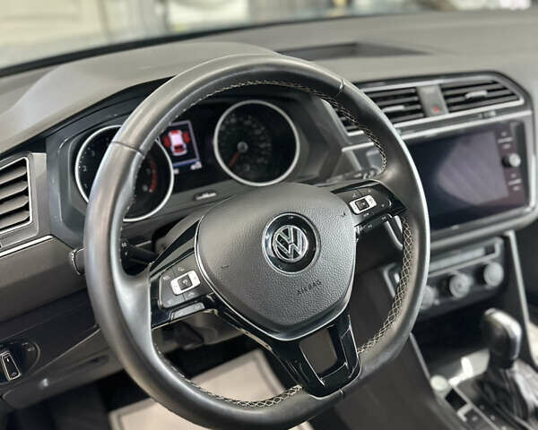 Синий Фольксваген Тигуан, объемом двигателя 0 л и пробегом 74 тыс. км за 22900 $, фото 20 на Automoto.ua