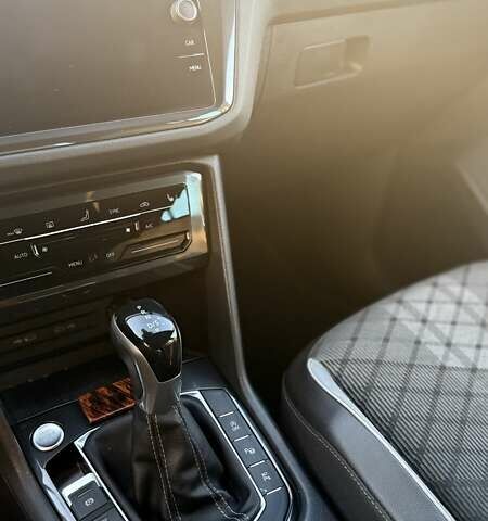 Синій Фольксваген Тігуан, об'ємом двигуна 1.98 л та пробігом 101 тис. км за 31500 $, фото 4 на Automoto.ua