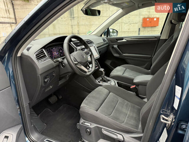 Синий Фольксваген Тигуан, объемом двигателя 2 л и пробегом 189 тыс. км за 31999 $, фото 29 на Automoto.ua