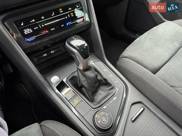 Синий Фольксваген Тигуан, объемом двигателя 2 л и пробегом 189 тыс. км за 31999 $, фото 107 на Automoto.ua