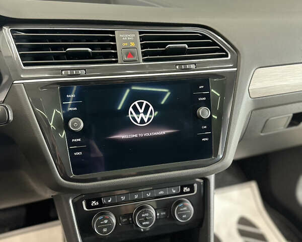 Синий Фольксваген Тигуан, объемом двигателя 0 л и пробегом 74 тыс. км за 22900 $, фото 10 на Automoto.ua