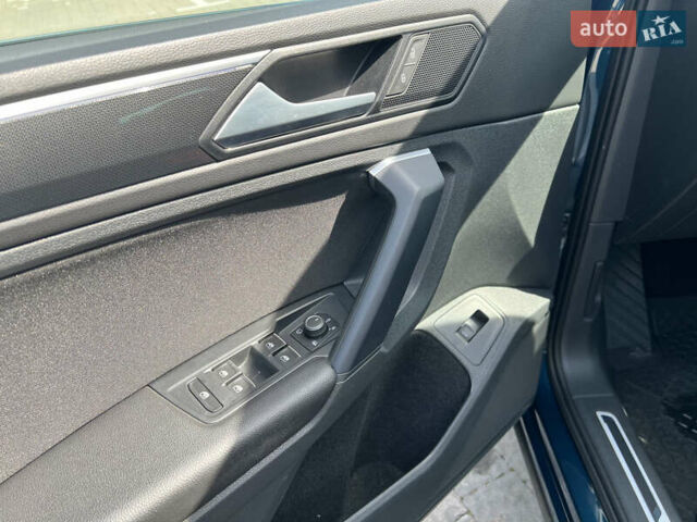 Синій Фольксваген Тігуан, об'ємом двигуна 2 л та пробігом 50 тис. км за 34000 $, фото 9 на Automoto.ua