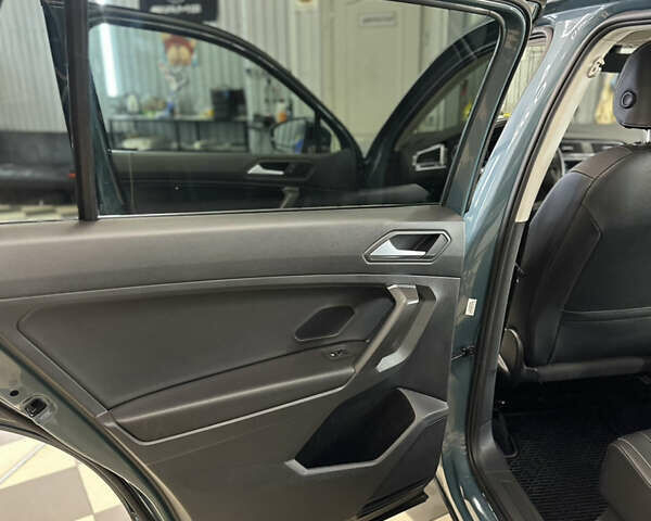 Синий Фольксваген Тигуан, объемом двигателя 0 л и пробегом 74 тыс. км за 22900 $, фото 15 на Automoto.ua