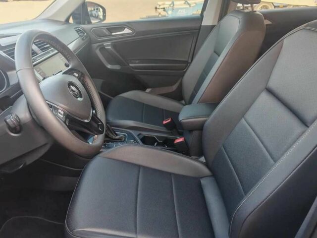 Синий Фольксваген Тигуан, объемом двигателя 2 л и пробегом 121 тыс. км за 12400 $, фото 10 на Automoto.ua