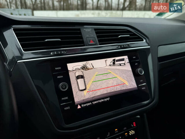 Синий Фольксваген Тигуан, объемом двигателя 2 л и пробегом 157 тыс. км за 30899 $, фото 37 на Automoto.ua