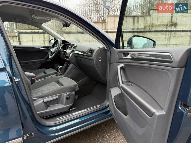 Синій Фольксваген Тігуан, об'ємом двигуна 2 л та пробігом 189 тис. км за 31999 $, фото 37 на Automoto.ua