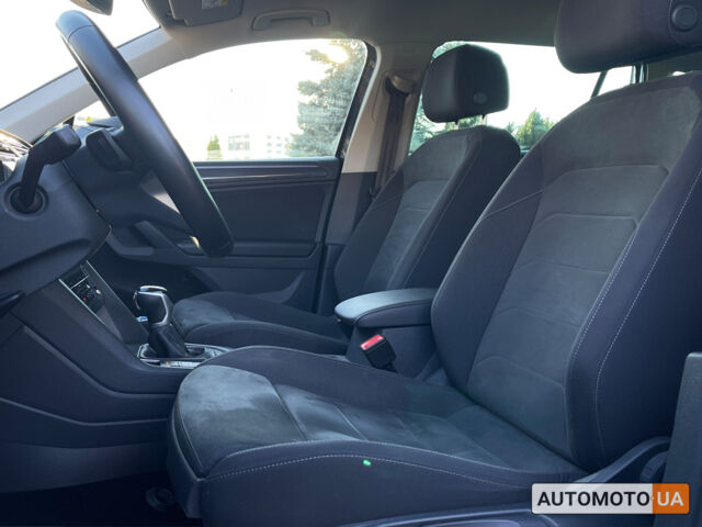 Синій Фольксваген Тігуан, об'ємом двигуна 2 л та пробігом 40 тис. км за 35800 $, фото 15 на Automoto.ua