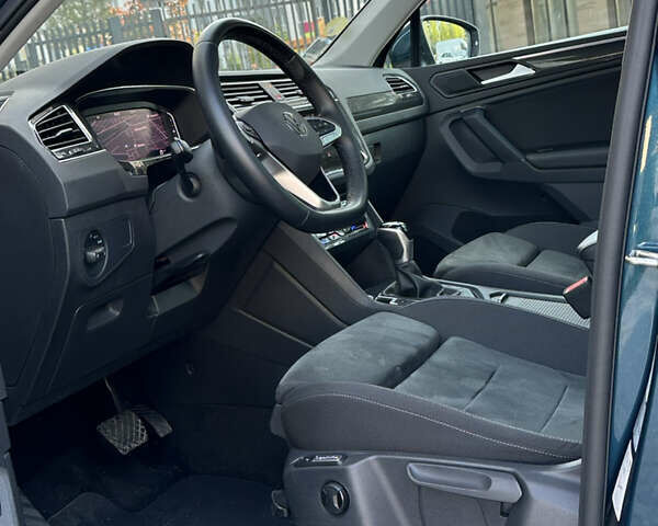 Синий Фольксваген Тигуан, объемом двигателя 2 л и пробегом 107 тыс. км за 33500 $, фото 29 на Automoto.ua