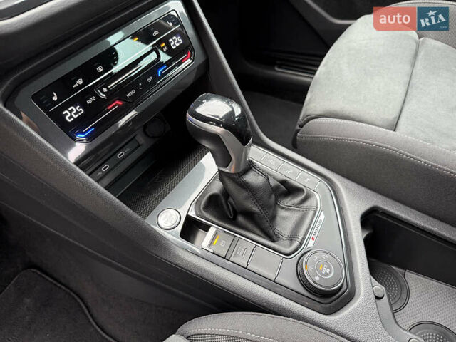 Синий Фольксваген Тигуан, объемом двигателя 2 л и пробегом 189 тыс. км за 31999 $, фото 39 на Automoto.ua