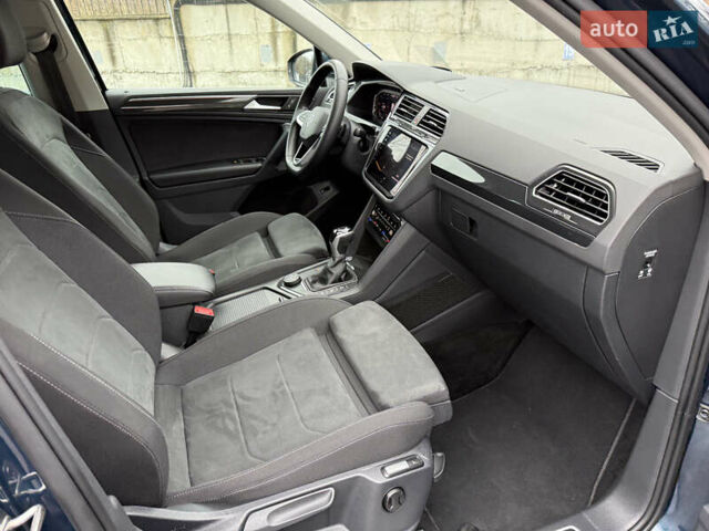 Синій Фольксваген Тігуан, об'ємом двигуна 2 л та пробігом 189 тис. км за 31999 $, фото 45 на Automoto.ua
