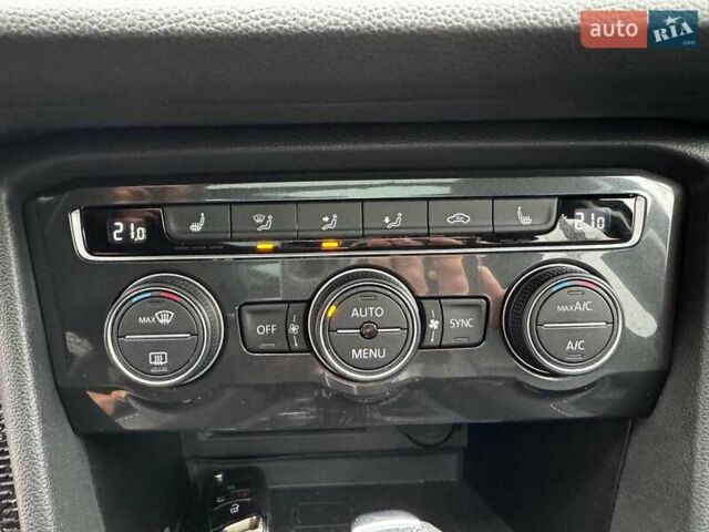 Синий Фольксваген Тигуан, объемом двигателя 2 л и пробегом 74 тыс. км за 21990 $, фото 40 на Automoto.ua