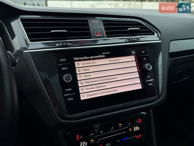 Синий Фольксваген Тигуан, объемом двигателя 2 л и пробегом 157 тыс. км за 30899 $, фото 40 на Automoto.ua