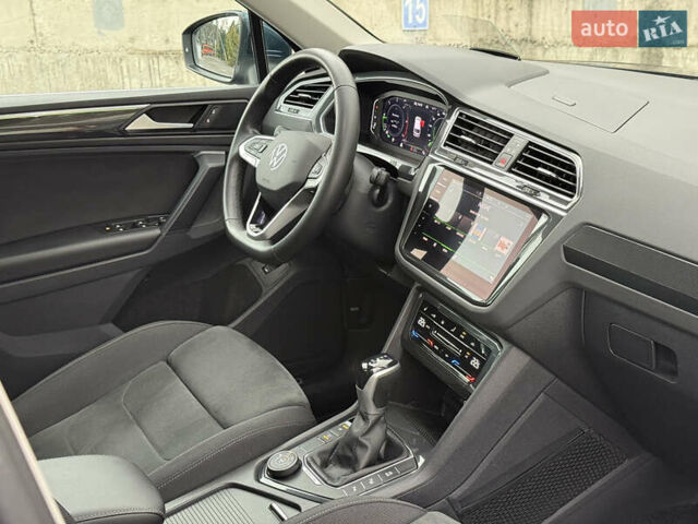 Синий Фольксваген Тигуан, объемом двигателя 2 л и пробегом 189 тыс. км за 31999 $, фото 91 на Automoto.ua