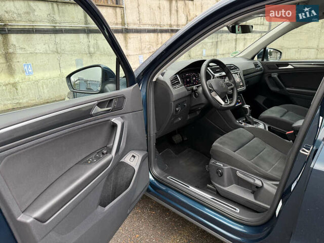 Синий Фольксваген Тигуан, объемом двигателя 2 л и пробегом 189 тыс. км за 31999 $, фото 44 на Automoto.ua