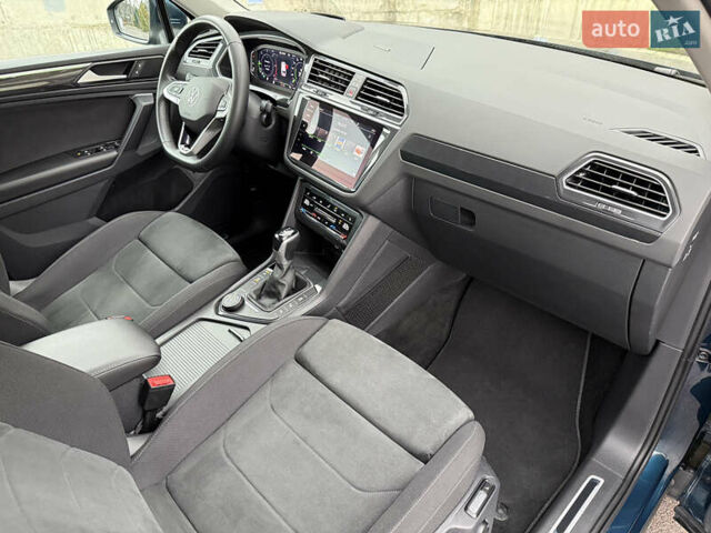 Синий Фольксваген Тигуан, объемом двигателя 2 л и пробегом 189 тыс. км за 31999 $, фото 81 на Automoto.ua