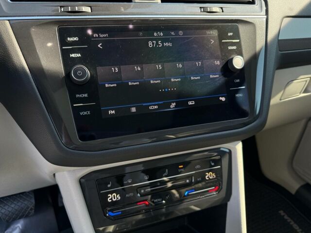 Синій Фольксваген Тігуан, об'ємом двигуна 2 л та пробігом 57 тис. км за 27500 $, фото 10 на Automoto.ua