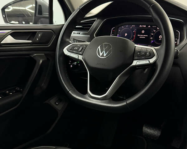 Синий Фольксваген Тигуан, объемом двигателя 2 л и пробегом 10 тыс. км за 35900 $, фото 24 на Automoto.ua