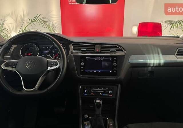 Синий Фольксваген Тигуан, объемом двигателя 1.97 л и пробегом 21 тыс. км за 33722 $, фото 7 на Automoto.ua