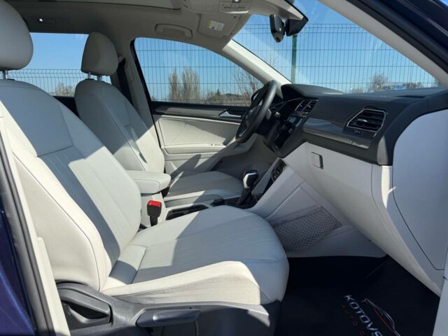 Синій Фольксваген Тігуан, об'ємом двигуна 2 л та пробігом 57 тис. км за 27500 $, фото 23 на Automoto.ua