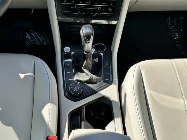 Синий Фольксваген Тигуан, объемом двигателя 2 л и пробегом 11 тыс. км за 19000 $, фото 10 на Automoto.ua