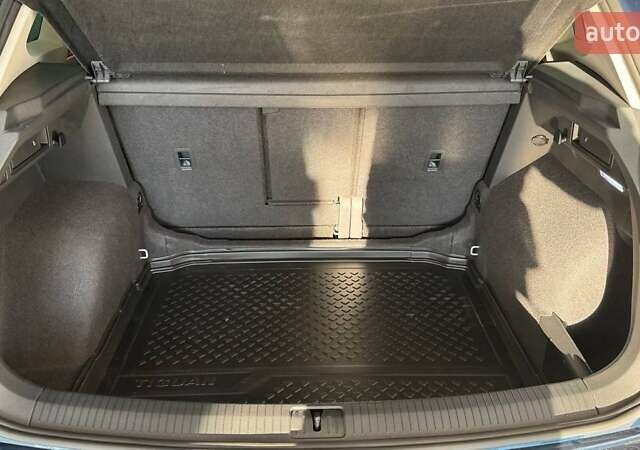 Синий Фольксваген Тигуан, объемом двигателя 1.97 л и пробегом 21 тыс. км за 33722 $, фото 9 на Automoto.ua