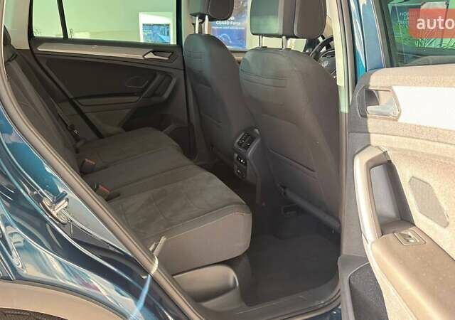 Синий Фольксваген Тигуан, объемом двигателя 1.97 л и пробегом 21 тыс. км за 33722 $, фото 6 на Automoto.ua