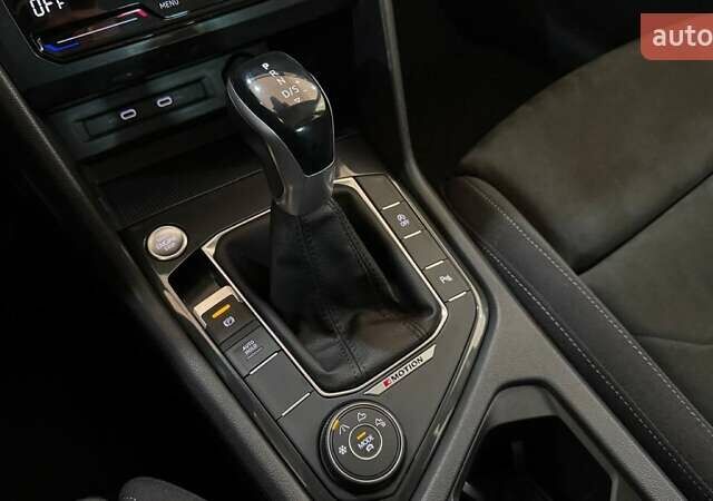 Синий Фольксваген Тигуан, объемом двигателя 1.97 л и пробегом 21 тыс. км за 33722 $, фото 20 на Automoto.ua