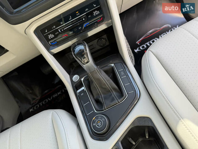 Синій Фольксваген Тігуан, об'ємом двигуна 2 л та пробігом 57 тис. км за 26800 $, фото 18 на Automoto.ua