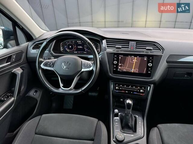 Синий Фольксваген Тигуан, объемом двигателя 2 л и пробегом 136 тыс. км за 33400 $, фото 23 на Automoto.ua