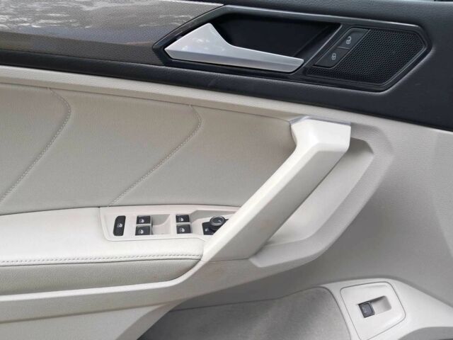 Синий Фольксваген Тигуан, объемом двигателя 2 л и пробегом 50 тыс. км за 19000 $, фото 21 на Automoto.ua