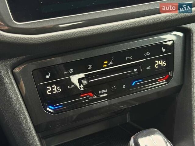 Синий Фольксваген Тигуан, объемом двигателя 2 л и пробегом 136 тыс. км за 33400 $, фото 20 на Automoto.ua