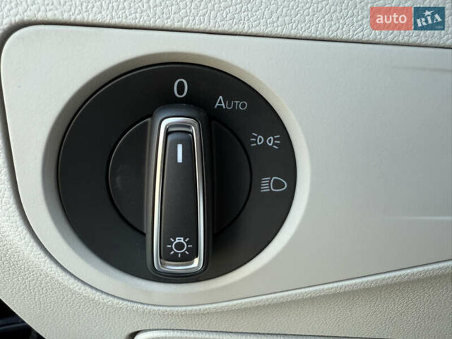 Синій Фольксваген Тігуан, об'ємом двигуна 2 л та пробігом 57 тис. км за 26800 $, фото 24 на Automoto.ua