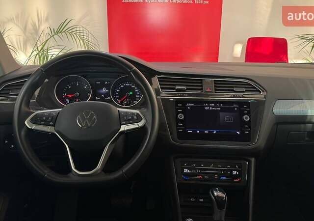 Синий Фольксваген Тигуан, объемом двигателя 1.97 л и пробегом 21 тыс. км за 33722 $, фото 8 на Automoto.ua