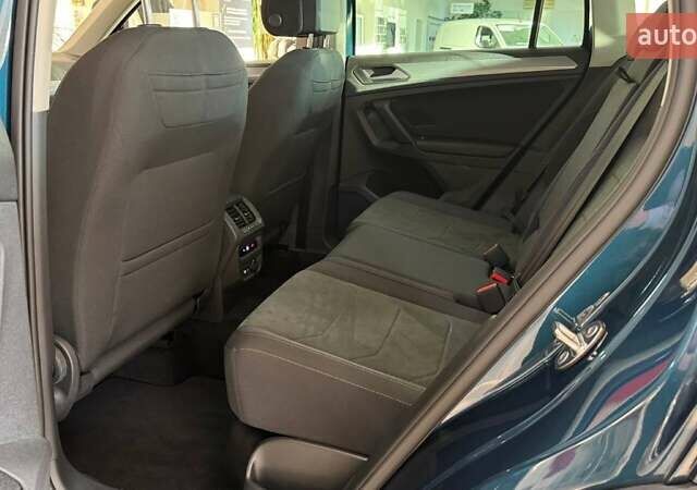 Синий Фольксваген Тигуан, объемом двигателя 1.97 л и пробегом 21 тыс. км за 33722 $, фото 10 на Automoto.ua