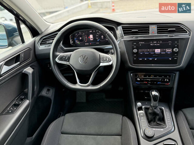Синій Фольксваген Тігуан, об'ємом двигуна 1.97 л та пробігом 48 тис. км за 38200 $, фото 33 на Automoto.ua
