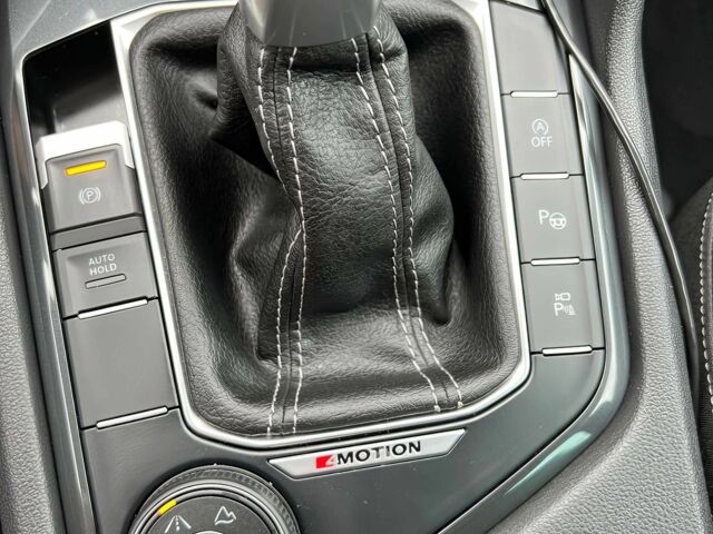 Синій Фольксваген Тігуан, об'ємом двигуна 2 л та пробігом 30 тис. км за 17000 $, фото 10 на Automoto.ua