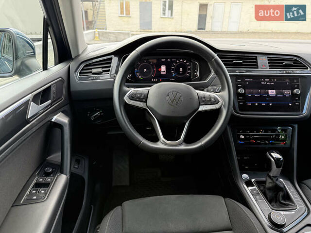Синій Фольксваген Тігуан, об'ємом двигуна 1.97 л та пробігом 48 тис. км за 38200 $, фото 30 на Automoto.ua