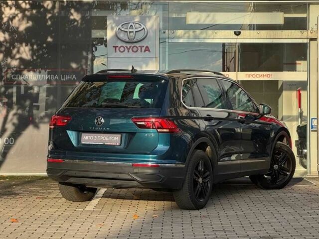 Зеленый Фольксваген Тигуан, объемом двигателя 2 л и пробегом 21 тыс. км за 32938 $, фото 4 на Automoto.ua