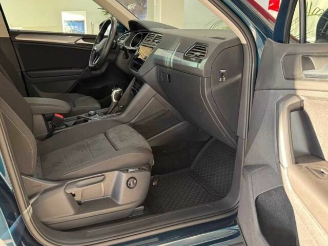 Зеленый Фольксваген Тигуан, объемом двигателя 2 л и пробегом 21 тыс. км за 32938 $, фото 8 на Automoto.ua