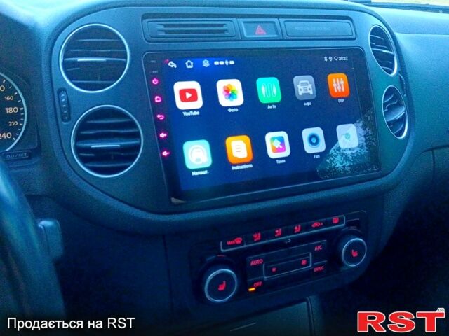 Зелений Фольксваген Тігуан, об'ємом двигуна 2 л та пробігом 280 тис. км за 13700 $, фото 6 на Automoto.ua