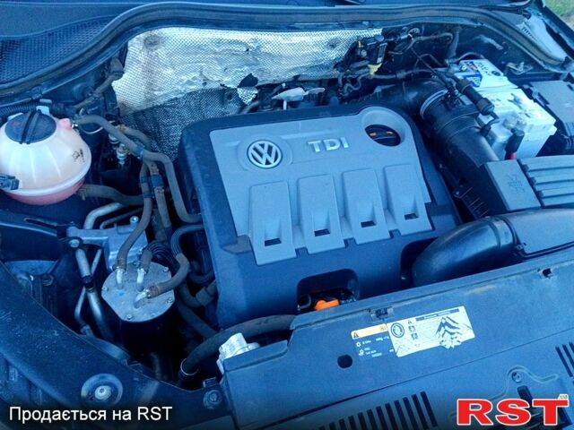 Зелений Фольксваген Тігуан, об'ємом двигуна 2 л та пробігом 280 тис. км за 13700 $, фото 8 на Automoto.ua