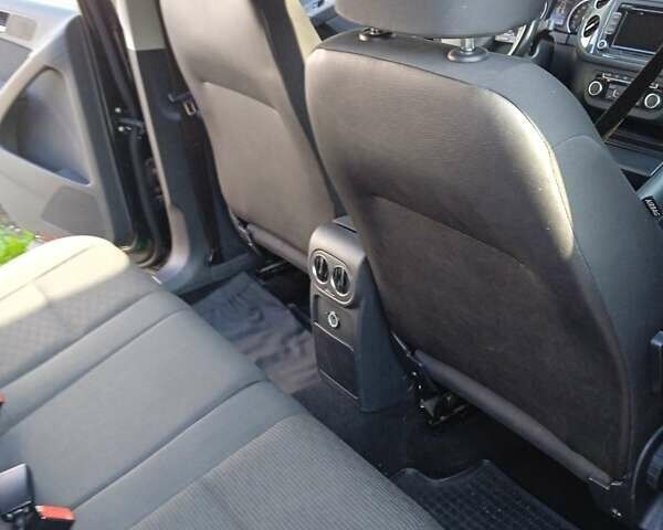 Зелений Фольксваген Тігуан, об'ємом двигуна 1.39 л та пробігом 170 тис. км за 12500 $, фото 12 на Automoto.ua