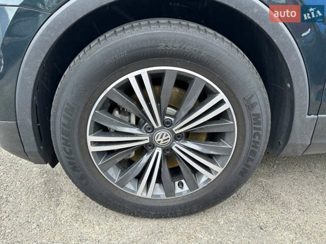 Зелений Фольксваген Тігуан, об'ємом двигуна 1.98 л та пробігом 102 тис. км за 20000 $, фото 61 на Automoto.ua