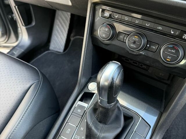 Зеленый Фольксваген Тигуан, объемом двигателя 0 л и пробегом 240 тыс. км за 14999 $, фото 7 на Automoto.ua