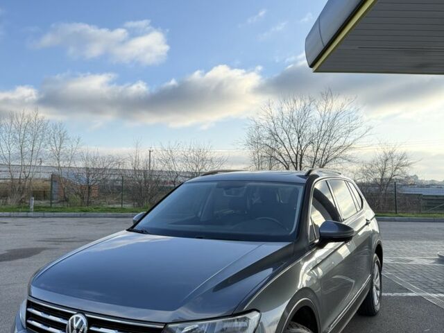 Зеленый Фольксваген Тигуан, объемом двигателя 0 л и пробегом 240 тыс. км за 14999 $, фото 1 на Automoto.ua